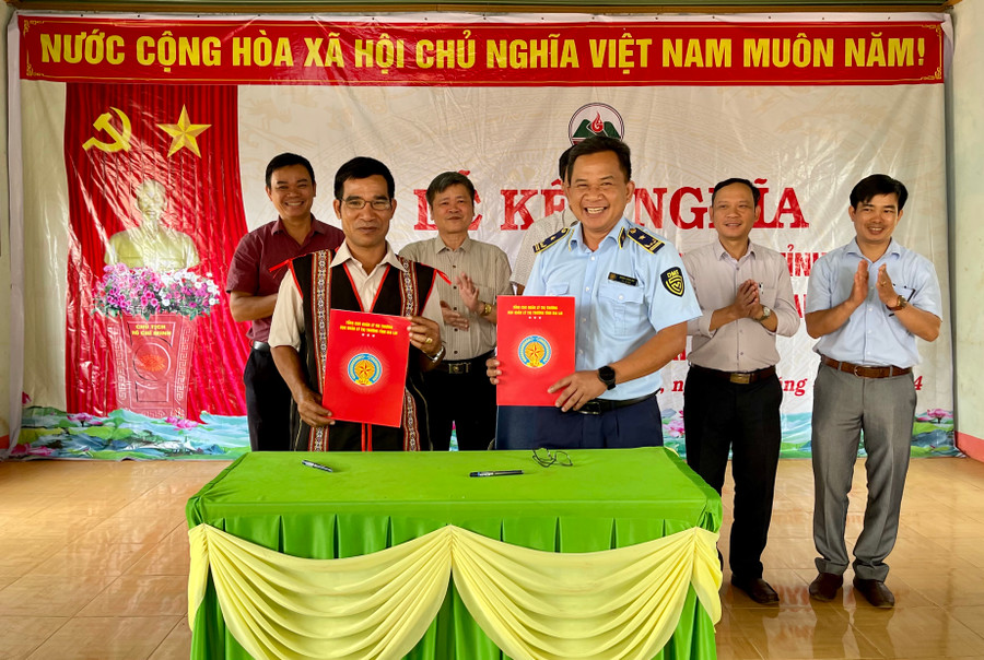 2 bên đã thống nhất ký kết giao ước kết nghĩa giai đoạn 2024-2028. Ảnh: V.T 2 bên đã thống nhất ký kết giao ước kết nghĩa giai đoạn 2024-2028. Ảnh: V.T