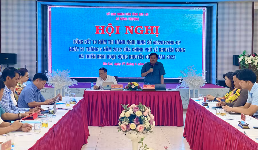 Ông Phạm Văn Binh-Giám đốc Sở Công thương phát biểu tại Hội nghị. Ảnh: V.T