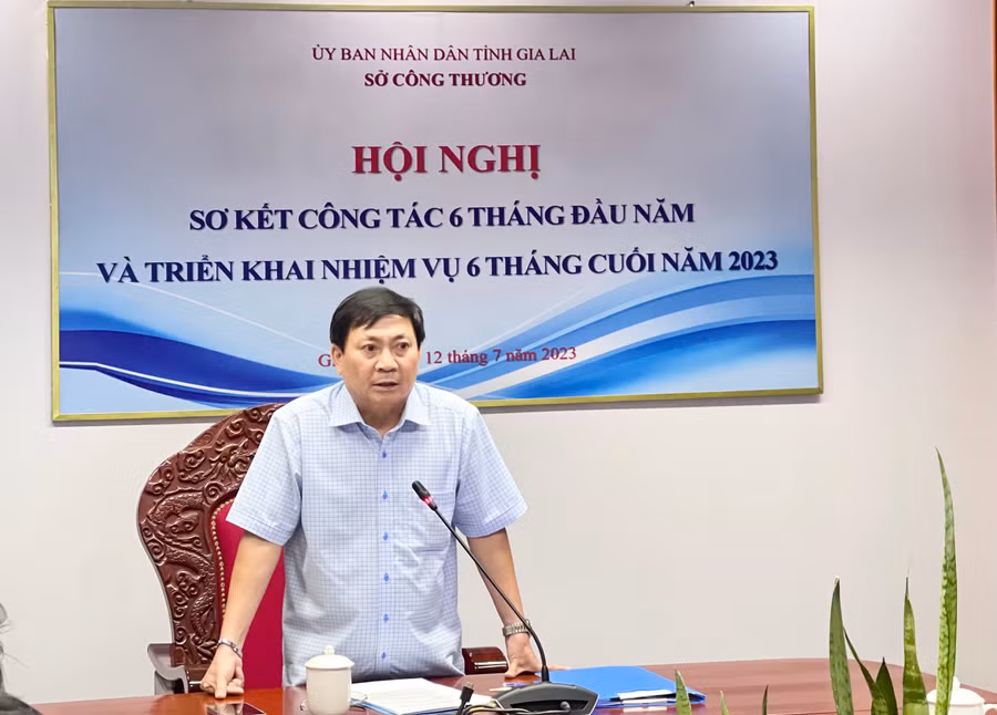 Ông Phạm Văn Binh-Giám đốc Sở Công thương phát biểu tại hội nghị. Ảnh: V.T Ông Phạm Văn Binh-Giám đốc Sở Công thương phát biểu tại hội nghị. Ảnh: V.T