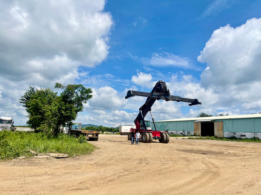 Các dịch vụ logistics trên địa bàn tỉnh quy mô tương đối nhỏ lẻ, chủ yếu hoạt động vận tải, chuyển phát hàng hóa đơn lẻ hoặc dịch vụ thuê kho, bãi. Ảnh: V.T Các dịch vụ logistics trên địa bàn tỉnh quy mô tương đối nhỏ lẻ, chủ yếu hoạt động vận tải, chuyển phát hàng hóa đơn lẻ hoặc dịch vụ thuê kho, bãi. Ảnh: V.T