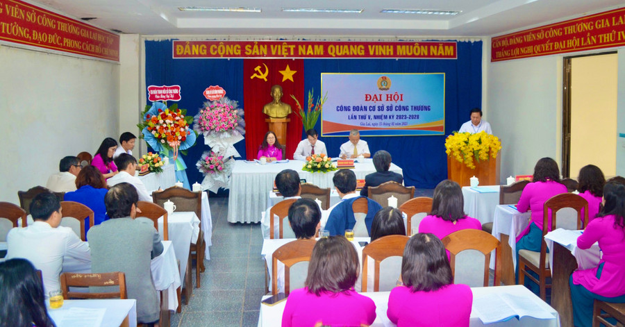 Quang cảnh Đại hội Công đoàn cơ sở Sở Công thương lần thứ V, nhiệm kỳ 2023-2028. Ảnh: Sở Công thương Quang cảnh Đại hội Công đoàn cơ sở Sở Công thương lần thứ V, nhiệm kỳ 2023-2028. Ảnh: Sở Công thương