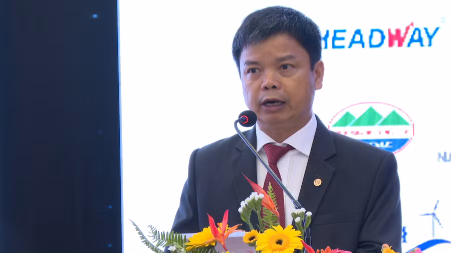 Phó Chủ tịch UBND tỉnh Nguyễn Hữu Quế phát biểu khai mạc hội nghị. Ảnh: Vũ Thảo