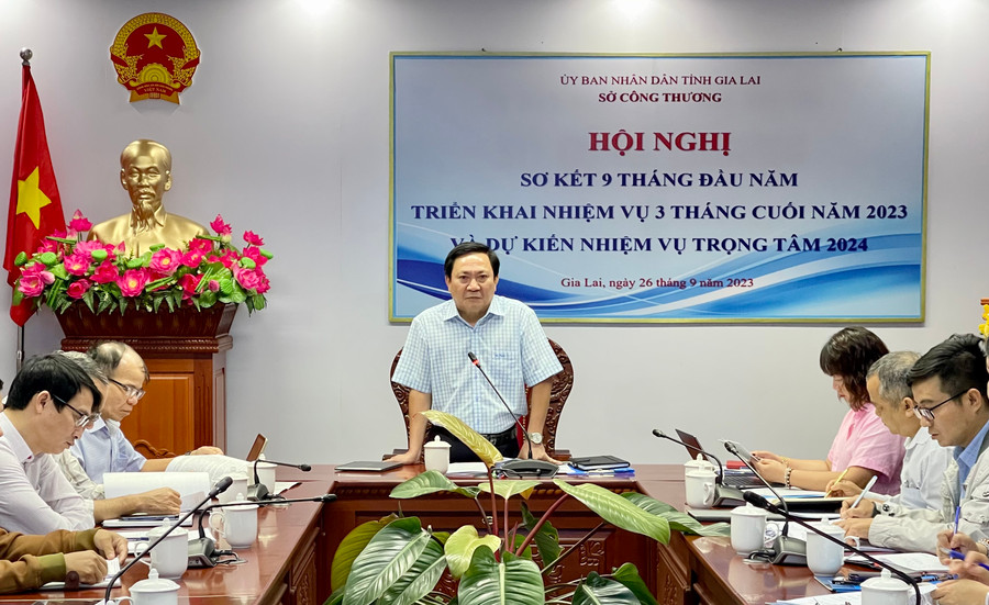 Ông Phạm Văn Binh-Giám đốc Sở Công thương Gia Lai phát biểu chỉ đạo hội nghị. Ảnh: V.T Ông Phạm Văn Binh-Giám đốc Sở Công thương Gia Lai phát biểu chỉ đạo hội nghị. Ảnh: V.T