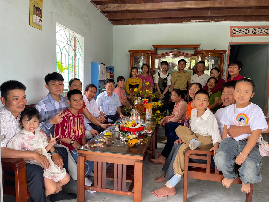 Con cháu quây quần vui vẻ tại gia đình bà Huỳnh Thị Kim Hân (phường Đoàn Kết, thị xã Ayun Pa). Ảnh: Vũ Chi Con cháu quây quần vui vẻ tại gia đình bà Huỳnh Thị Kim Hân (phường Đoàn Kết, thị xã Ayun Pa). Ảnh: Vũ Chi