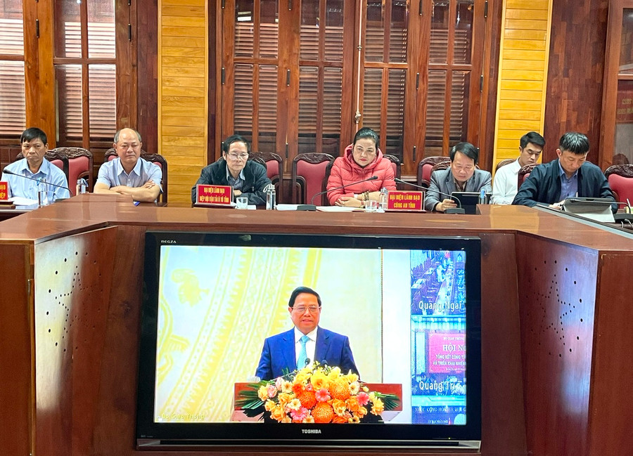 Thủ tướng Phạm Minh Chính phát biểu chỉ đạo tại Hội nghị trực tuyến tổng kết công tác năm 2023 và triển khai nhiệm vụ của ngành Giao thông-Vận tải năm 2024. Ảnh: Minh Phương Thủ tướng Phạm Minh Chính phát biểu chỉ đạo tại Hội nghị trực tuyến tổng kết công tác năm 2023 và triển khai nhiệm vụ của ngành Giao thông-Vận tải năm 2024. Ảnh: Minh Phương