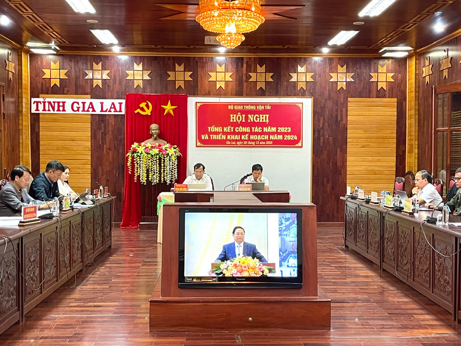 Quang cảnh Hội nghị trực tuyến triển khai nhiệm vụ của ngành Giao thông-Vận tải năm 2024. Ảnh: Minh Phương