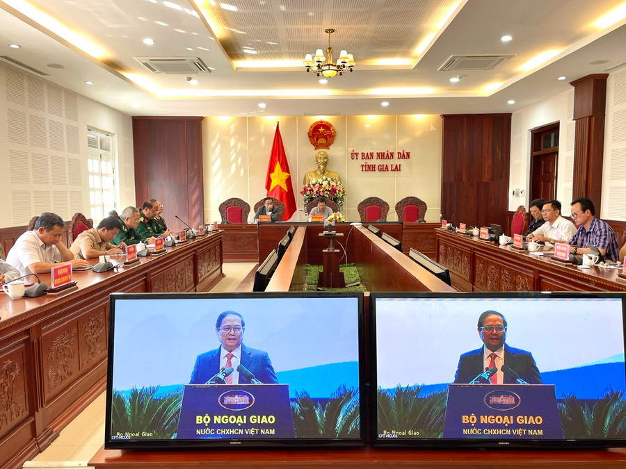 Thủ tướng Chính phủ Phạm Minh Chính phát biểu chỉ đạo tại phiên họp toàn thể trực tuyến toàn quốc về ngoại giao kinh tế phục vụ phát triển đất nước. Ảnh: Minh Nguyễn Thủ tướng Chính phủ Phạm Minh Chính phát biểu chỉ đạo tại phiên họp toàn thể trực tuyến toàn quốc về ngoại giao kinh tế phục vụ phát triển đất nước. Ảnh: Minh Nguyễn