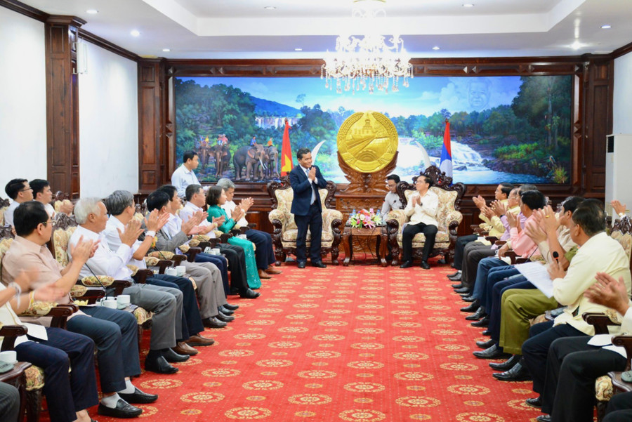 Thay mặt Đảng bộ, chính quyền và Nhân dân các dân tộc tỉnh Gia Lai, Bí thư Tỉnh ủy Hồ Văn Niên gửi lời chúc tốt đẹp mừng năm mới đến Đảng bộ, chính quyền và Nhân dân tỉnh Salavan. Ảnh: Minh Nguyễn