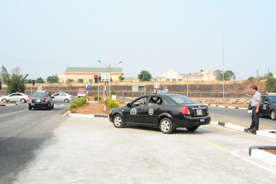 Qua công tác thanh tra, Sở Giao thông-Vận tải đã ra quyết định tước giấy phép hoạt động có thời hạn đối với 3 trung tâm sát hạch lái xe vi phạm quy định về công lưu trữ hồ sơ tại một số kỳ sát hạch. Ảnh: Minh Phương