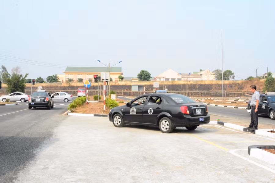 Qua công tác thanh tra, Sở Giao thông-Vận tải đã ra quyết định tước giấy phép hoạt động có thời hạn đối với 3 trung tâm sát hạch lái xe vi phạm quy định về công lưu trữ hồ sơ tại một số kỳ sát hạch. Ảnh: Minh Phương