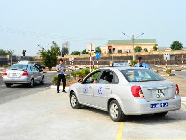 Từ ngày 1-1-2025 những người học, được cấp giấy phép lái xe hạng B1 theo Luật mới chỉ được điều khiển xe mô tô ba bánh và các loại xe quy định cho giấy phép lái xe hạng A1. Ảnh: Minh Phương Từ ngày 1-1-2025 những người học, được cấp giấy phép lái xe hạng B1 theo Luật mới chỉ được điều khiển xe mô tô ba bánh và các loại xe quy định cho giấy phép lái xe hạng A1. Ảnh: Minh Phương