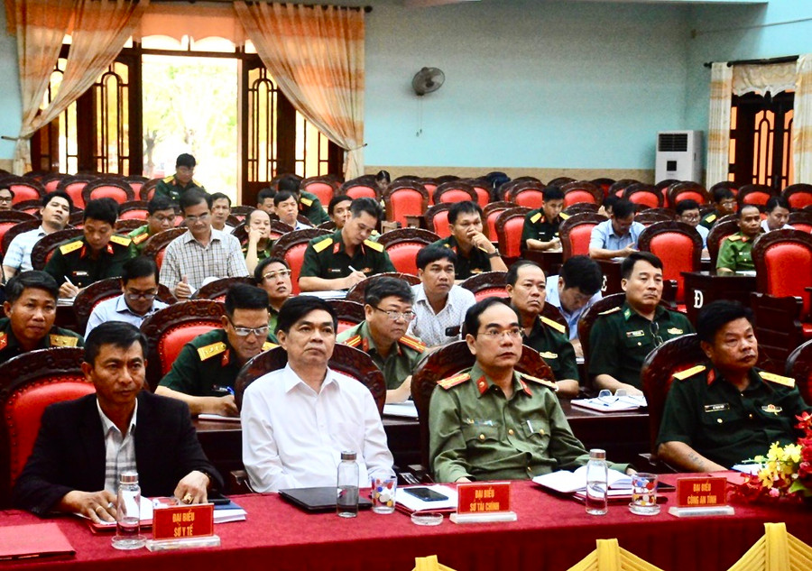 Đại diện lãnh đạo các sở, ngành, hội đồng nghĩa vụ quân sự các cấp tham dự hội nghị tổng kết công tác tuyển quân năm 2024 và triển khai nhiệm vụ năm 2025. Ảnh: Minh Phương Đại diện lãnh đạo các sở, ngành, hội đồng nghĩa vụ quân sự các cấp tham dự hội nghị tổng kết công tác tuyển quân năm 2024 và triển khai nhiệm vụ năm 2025. Ảnh: Minh Phương