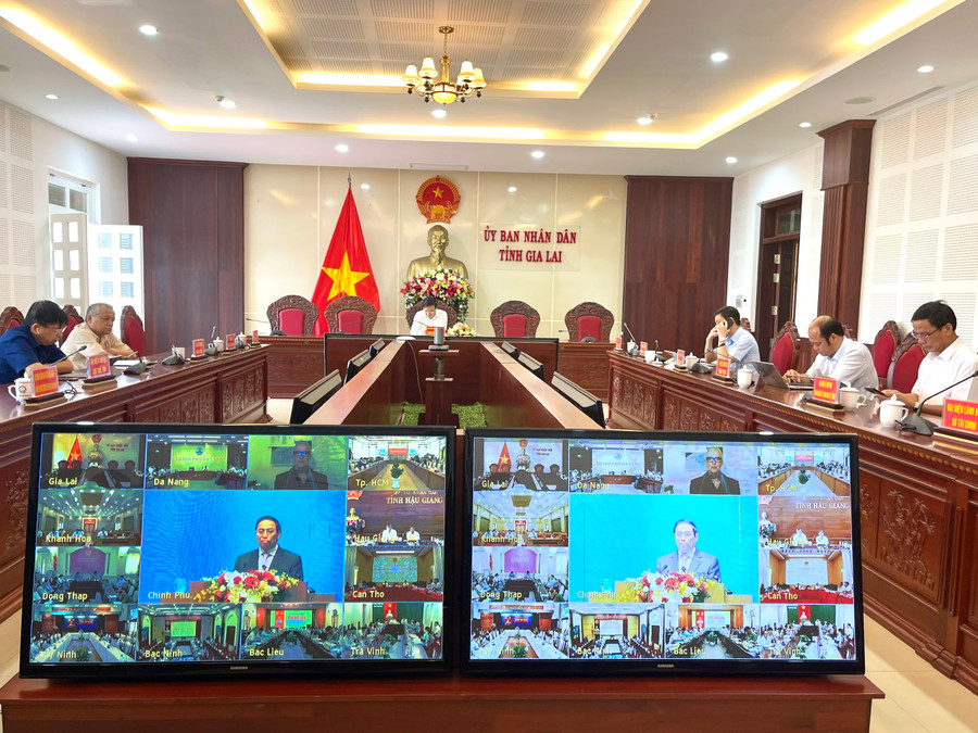 Quang cảnh hội nghị trực tuyến của Chính phủ và các nhà đầu tư nước ngoài tại điểm cầu tỉnh Gia Lai. Ảnh: Minh Nguyễn Quang cảnh hội nghị trực tuyến của Chính phủ và các nhà đầu tư nước ngoài tại điểm cầu tỉnh Gia Lai. Ảnh: Minh Nguyễn