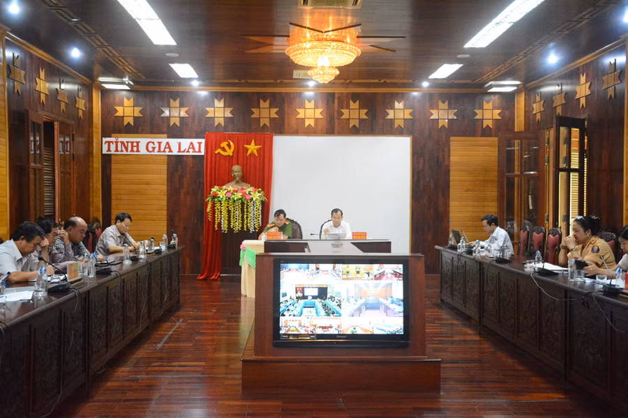 Quang cảnh hội nghị trực tuyến toàn quốc sơ kết công tác bảo đảm TTATGT 9 tháng của năm 2023 tại điểm cầu tỉnh Gia Lai. Ảnh: Minh Phương