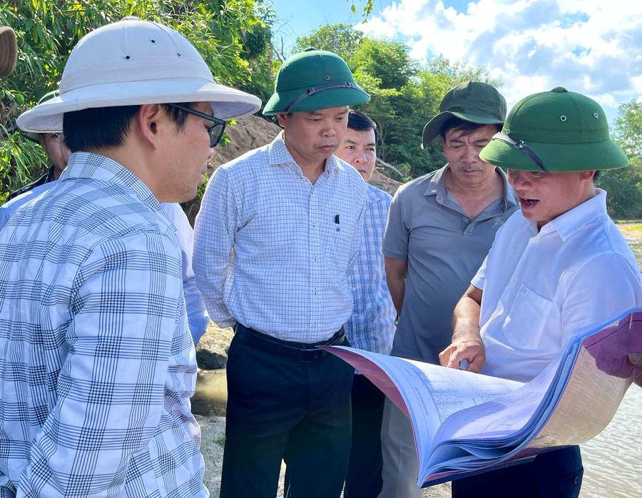 Đoàn công tác Trung ương đã có buổi kiểm tra việc sử dụng nguồn vốn dự phòng ngân sách Trung ương năm 2023 khắc phục hậu quả thiên tai, sạt lở tại huyện Ia Pa. Ảnh: Minh Nguyễn