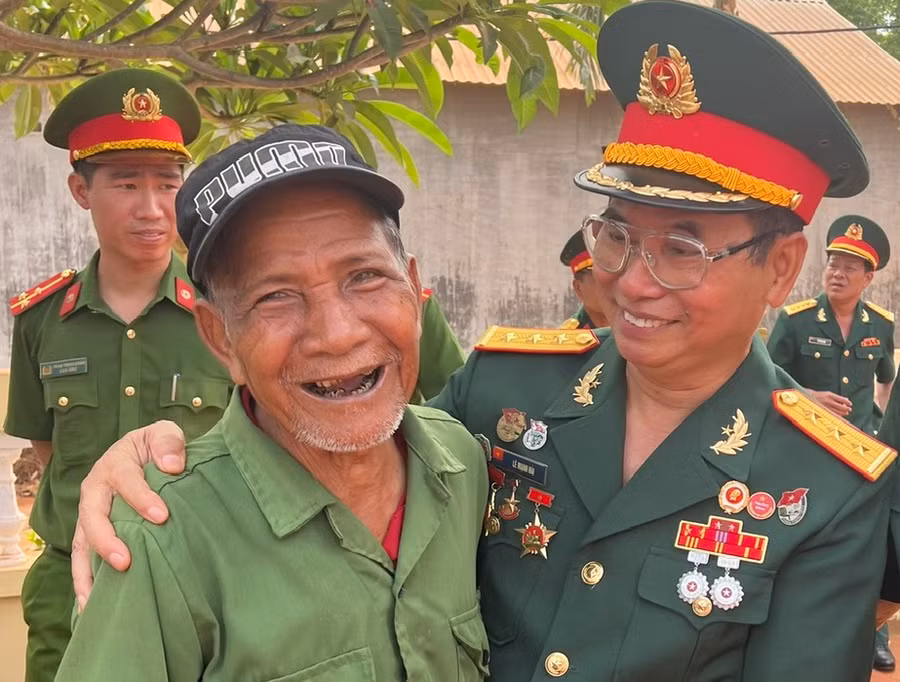 Niềm vui gặp lại của các cựu chiến binh. Ảnh: T.D