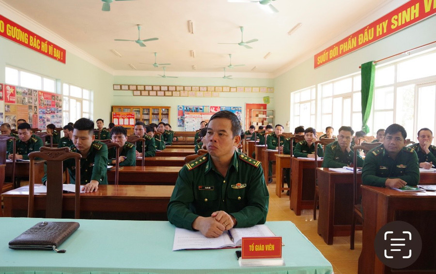 Lớp tập huấn có sự tham gia của 45 đồng chí là cán bộ các Đồn Biên phòng và Tiểu đoàn Huấn luyện-Cơ động. Ảnh: K.Q