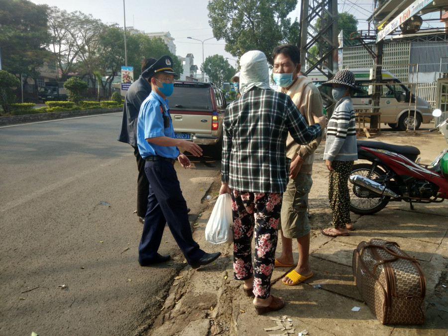 Sở GT-VT chỉ đạo Thanh tra Giao thông bố trí lực lượng thanh kiểm tra tại các đầu mối giao thông, bến xe. Ảnh: T.D