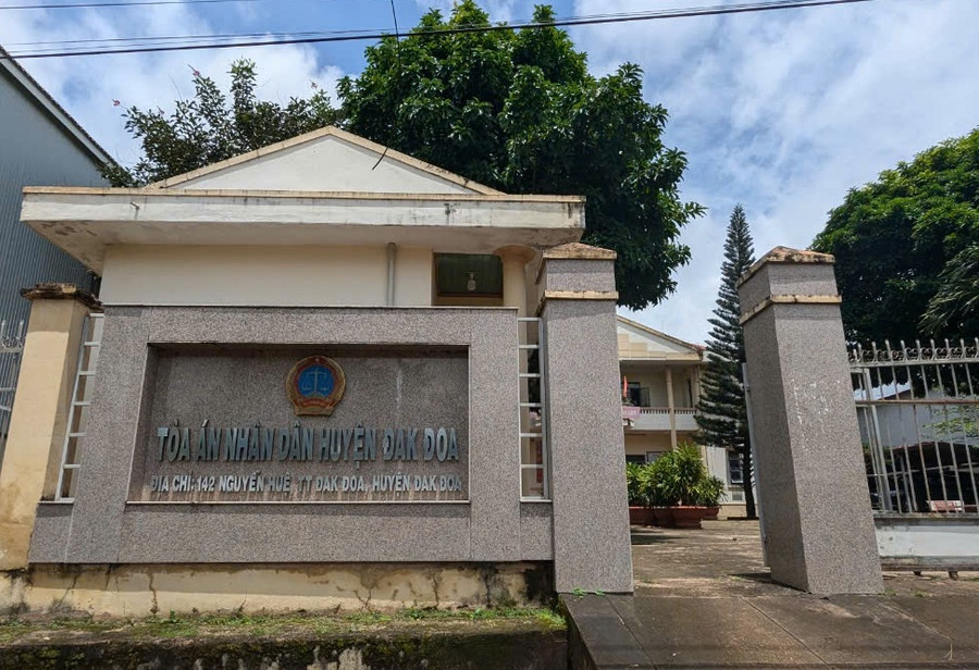 Đình chỉ sinh hoạt Đảng đối với đảng viên Bùi Viết Minh Quân thuộc Chi bộ Tòa án nhân dân huyện Đak Đoa. Ảnh: T.D Đình chỉ sinh hoạt Đảng đối với đảng viên Bùi Viết Minh Quân thuộc Chi bộ Tòa án nhân dân huyện Đak Đoa. Ảnh: T.D