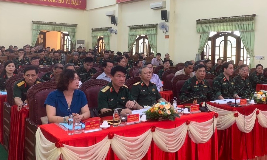 Các đồng chí lãnh đạo Học viện Quốc phòng, tỉnh Gia Lai và Binh đoàn 15 dự buổi tọa đàm. Ảnh: T.D