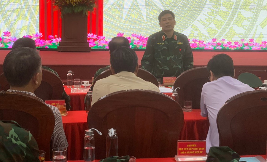 Thượng tướng Trần Việt Khoa-Ủy viên Ban Chấp hành Trung ương Đảng, Giám đốc Học viện Quốc phòng dự buổi tọa đàm. Ảnh: T.D