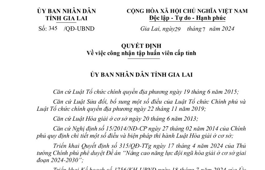 Quyết định công nhận 17 tập huấn viên cấp tỉnh. Ảnh: T.D