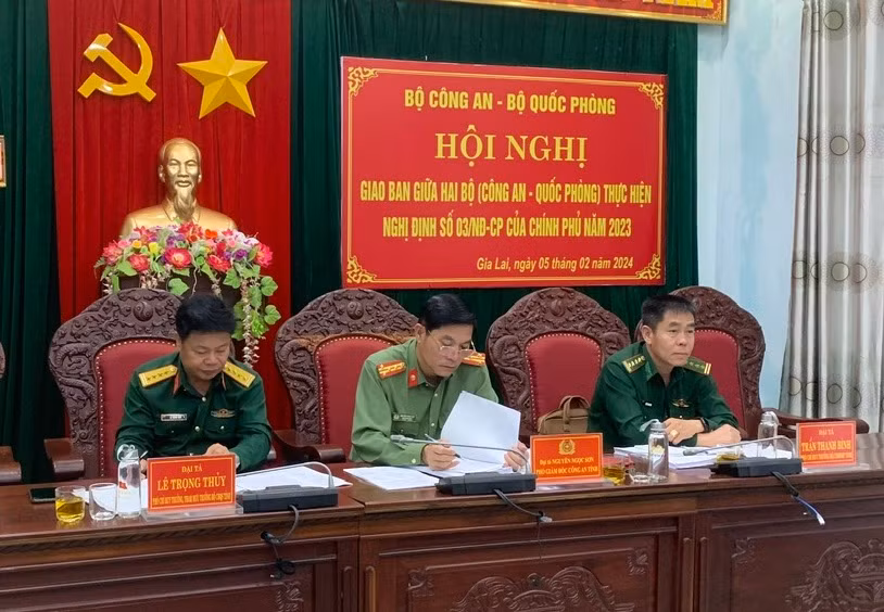 Lãnh đạo của Công an tỉnh, Bộ Chỉ huy Quân sự và Biên phòng tỉnh dự hội nghị tại điểm cầu Gia Lai. Ảnh: T.D