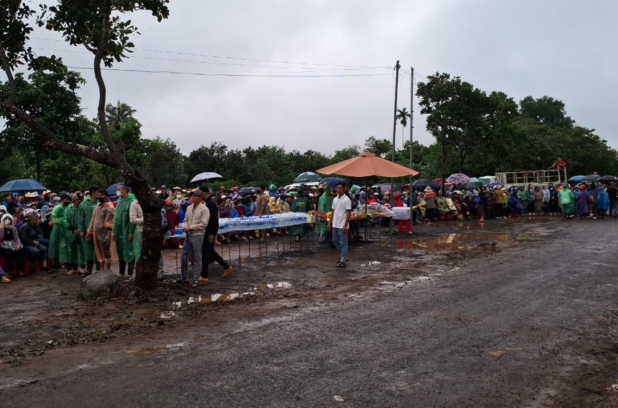 Cơ quan chức năng khuyến cáo người dân không tập trung đông người nơi ông Thích Minh Tuệ khất thực, tránh ảnh hưởng đến việc tu tập của ông và những việc không mong muốn, nhất là trong mùa mưa Ảnh: T.D Cơ quan chức năng khuyến cáo người dân không tập trung đông người nơi ông Thích Minh Tuệ khất thực, tránh ảnh hưởng đến việc tu tập của ông và những việc không mong muốn, nhất là trong mùa mưa Ảnh: T.D