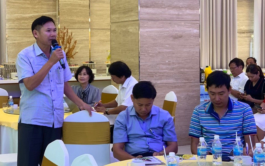 Buổi tọa đàm nhận được nhiều ý kiến từ đại diện các Công ty, hộ trồng cà phê trên địa bàn tỉnh về phương pháp trồng cà phê bền vững. Ảnh: T.D