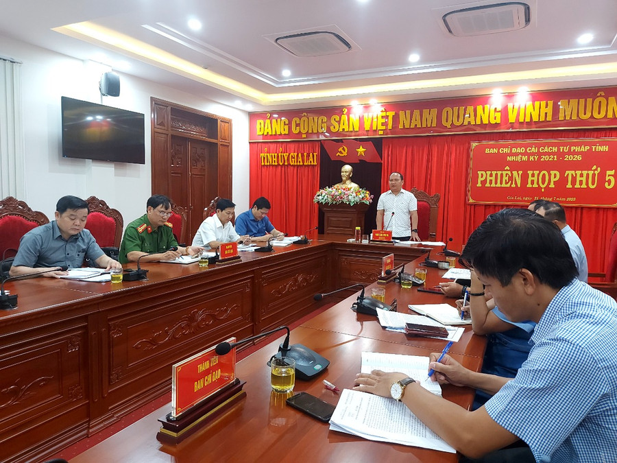 Phiên họp thứ 5 của Ban Chỉ đạo Cải cách tư pháp tỉnh nhiệm kỳ 2021-2026. Ảnh: Nguyễn Tú Phiên họp thứ 5 của Ban Chỉ đạo Cải cách tư pháp tỉnh nhiệm kỳ 2021-2026. Ảnh: Nguyễn Tú