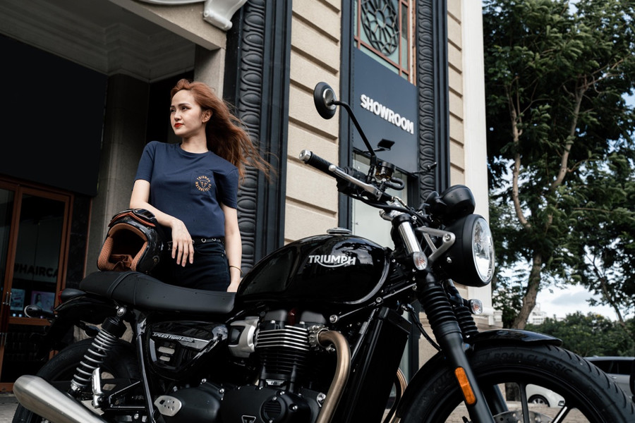 Triumph Speed Twin 900 là một mẫu xe máy hoàn hảo cho những ai yêu thích phong cách cổ điển nhưng không muốn từ bỏ các tiện ích hiện đại. (Nguồn: triumphsaigon.vn) Triumph Speed Twin 900 là một mẫu xe máy hoàn hảo cho những ai yêu thích phong cách cổ điển nhưng không muốn từ bỏ các tiện ích hiện đại. (Nguồn: triumphsaigon.vn)