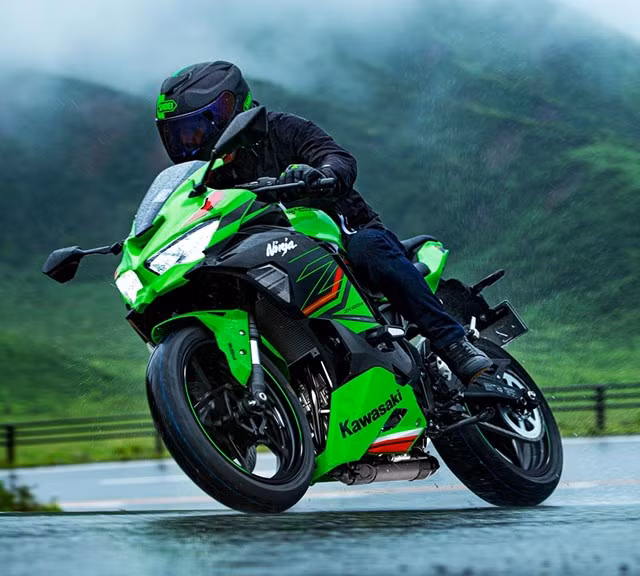 Ninja ZX-25R không chỉ thu hút những tay lái mới mà còn làm hài lòng cả những người đam mê xe môtô thể thao lâu năm. (Nguồn: kawasakimotors.vn)