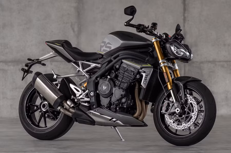 Triumph Speed Triple 1200 RS là một sự lựa chọn hoàn hảo cho những tín đồ đam mê tốc độ, mong muốn một cỗ máy không chỉ mạnh mẽ mà còn được tích hợp công nghệ tiên tiến. (Nguồn: triumphmotorcycles.com.vn)