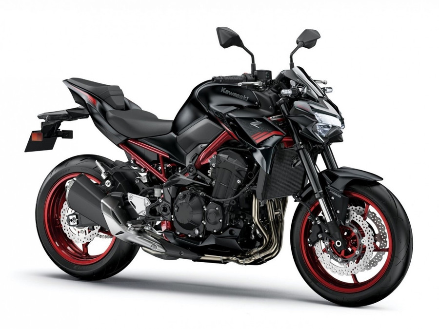 Phá cách đầy mạnh mẽ cũng phiên bản màu đỏ đen của Z900 ABS. (Nguồn: Kawasaki motors.com)