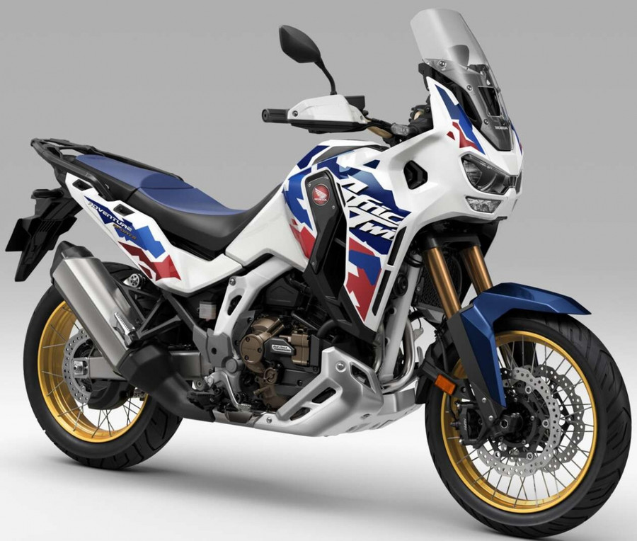 Thiết kế của Africa Twin vẫn mang đậm phong cách adventure, với phần đầu xe cao, kính chắn gió điều chỉnh được, và yên xe phân cấp giúp người lái có tư thế ngồi thoải mái suốt hành trình dài. (Nguồn: honda.com.vn) Thiết kế của Africa Twin vẫn mang đậm phong cách adventure, với phần đầu xe cao, kính chắn gió điều chỉnh được, và yên xe phân cấp giúp người lái có tư thế ngồi thoải mái suốt hành trình dài. (Nguồn: honda.com.vn)