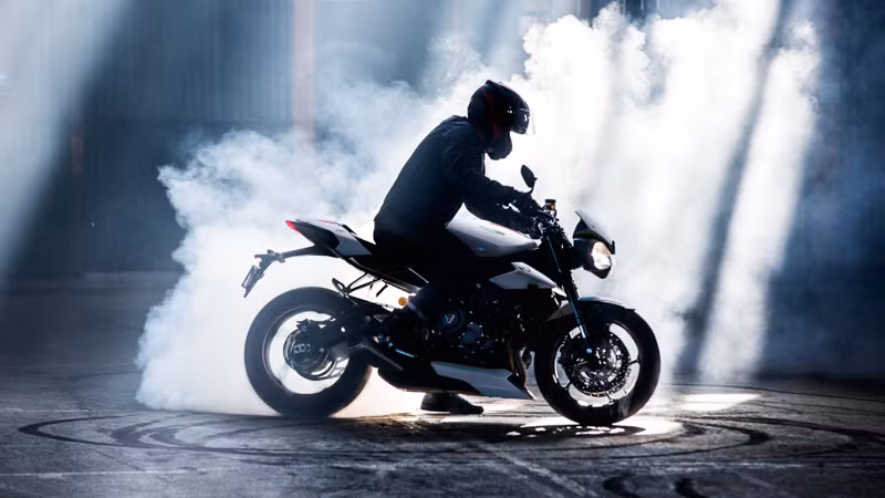 Triumph Street Triple RS không chỉ là một chiếc xe máy mạnh mẽ và thể thao, mà còn là một tác phẩm nghệ thuật về cả thiết kế lẫn công nghệ. (Nguồn: triumphmotors.com)