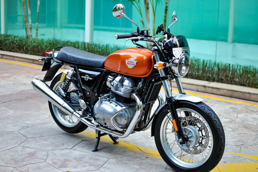 Không chỉ mang lại trải nghiệm lái tốt, Royal Enfield Interceptor 650 còn hấp dẫn bởi giá cả cạnh tranh so với các đối thủ cùng phân khúc. (Nguồn: royalenfieldhcm.vn) Không chỉ mang lại trải nghiệm lái tốt, Royal Enfield Interceptor 650 còn hấp dẫn bởi giá cả cạnh tranh so với các đối thủ cùng phân khúc. (Nguồn: royalenfieldhcm.vn)
