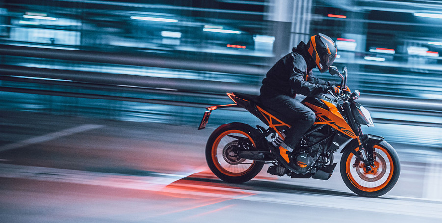 KTM Duke 200 được thiết kế giống đàn anh là Duke 390 với vẻ ngoài hầm hố, mạnh mẽ. (Nguồn: ktmvietnam.com)