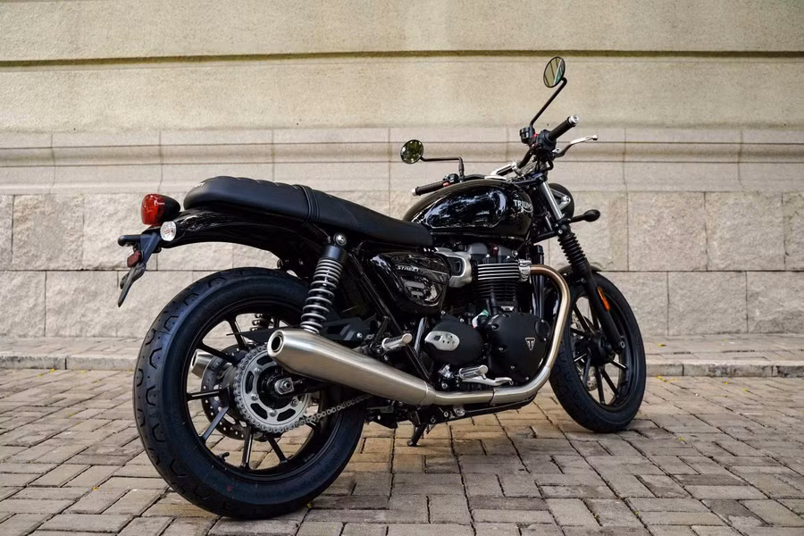 Triumph Speed Twin 900 chính là ví dụ điển hình cho khả năng cân bằng giữa sự thoải mái và hiệu suất xe. (Nguồn: triumphsaigon.vn)