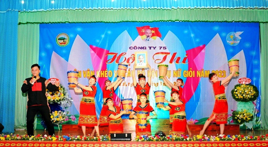 Một tiết mục tham gia hội thi. Ảnh: Vĩnh Hoàng Một tiết mục tham gia hội thi. Ảnh: Vĩnh Hoàng