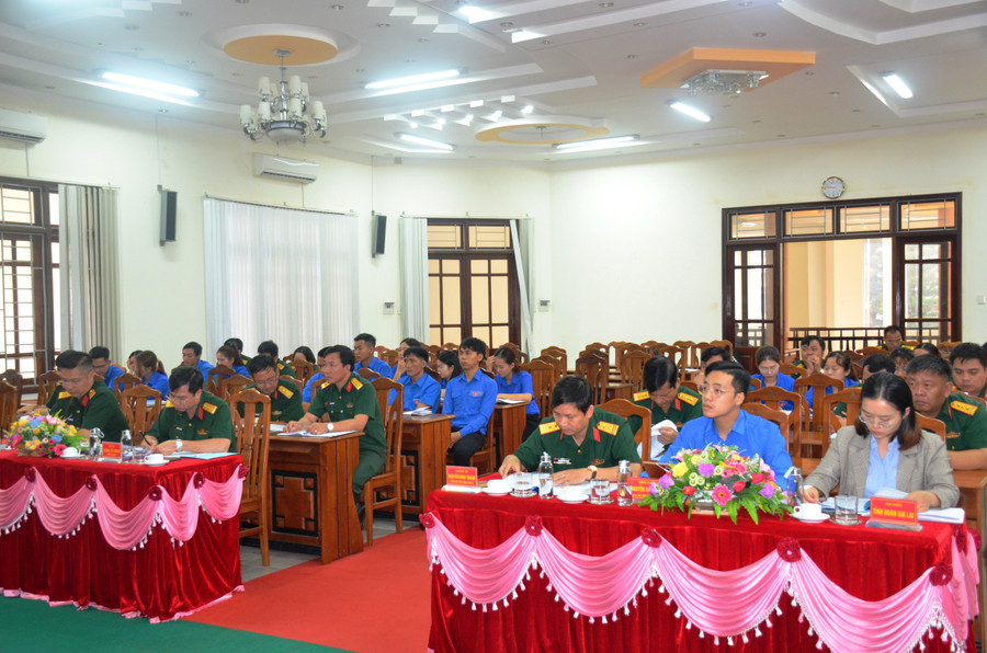 Các đại biểu dự hội nghị sơ kết Dự án tăng cường trí thức trẻ tình nguyện. Ảnh: VĨNH HOÀNG Các đại biểu dự hội nghị sơ kết Dự án tăng cường trí thức trẻ tình nguyện. Ảnh: VĨNH HOÀNG