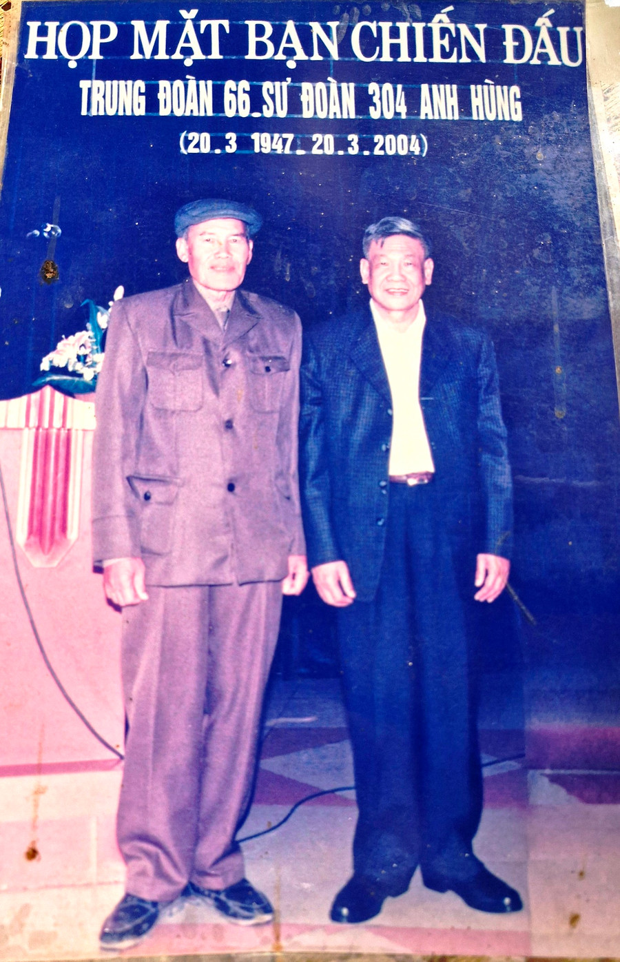 Bức ảnh ông Quý chụp cùng cố Tổng Bí thư Lê Khả Phiêu được ông nâng niu cẩn thận. Ảnh: Vĩnh Hoàng Bức ảnh ông Quý chụp cùng cố Tổng Bí thư Lê Khả Phiêu được ông nâng niu cẩn thận. Ảnh: Vĩnh Hoàng