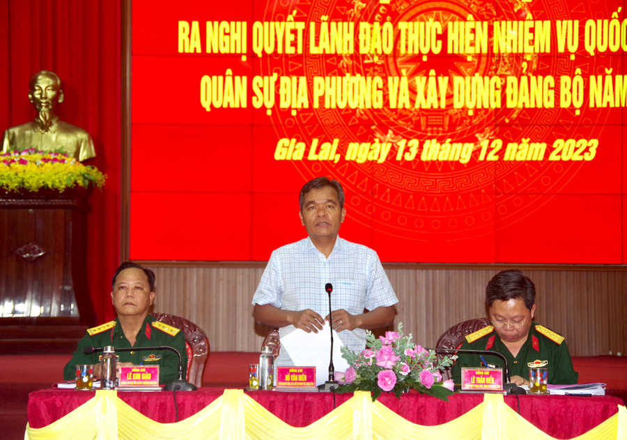 Đồng chí Hồ Văn Niên phát biểu chỉ đạo tại hội nghị. Ảnh: Huy Bắc