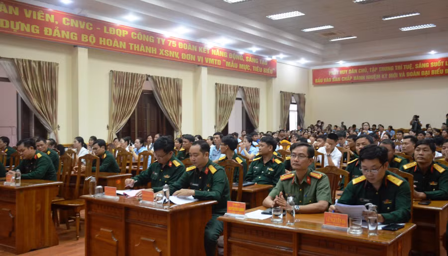 Các đại biểu tham dự buổi tuyên truyền. Ảnh: Vĩnh Hoàng