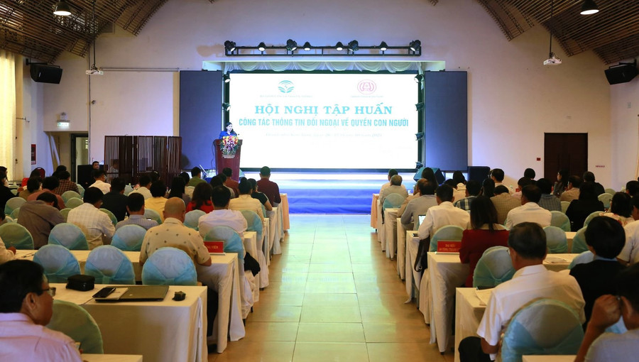 Quang cảnh hội nghị. Ảnh: Vĩnh Hoàng Quang cảnh hội nghị. Ảnh: Vĩnh Hoàng