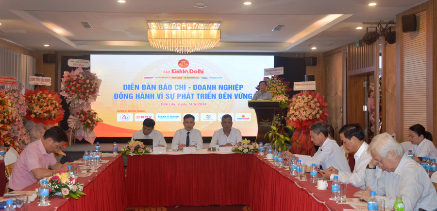 Quang cảnh diễn đàn Báo chí-Doanh nghiệp đồng hành vì sự phát triển bền vững. Ảnh: Vĩnh Hoàng Quang cảnh diễn đàn Báo chí-Doanh nghiệp đồng hành vì sự phát triển bền vững. Ảnh: Vĩnh Hoàng