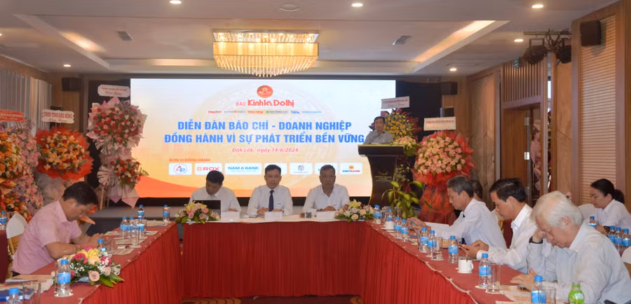 Quang cảnh diễn đàn Báo chí-Doanh nghiệp đồng hành vì sự phát triển bền vững. Ảnh: Vĩnh Hoàng Quang cảnh diễn đàn Báo chí-Doanh nghiệp đồng hành vì sự phát triển bền vững. Ảnh: Vĩnh Hoàng