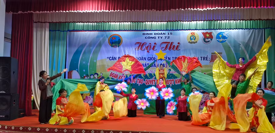 Một tiết mục tham gia hội thi. Ảnh: Vĩnh Hoàng Một tiết mục tham gia hội thi. Ảnh: Vĩnh Hoàng