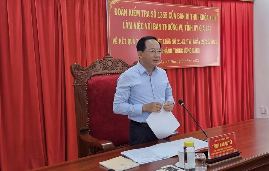 Thượng tướng Trịnh Văn Quyết-Trưởng đoàn kiểm tra phát biểu chỉ đạo tại buổi làm việc. Ảnh: Vĩnh Hoàng