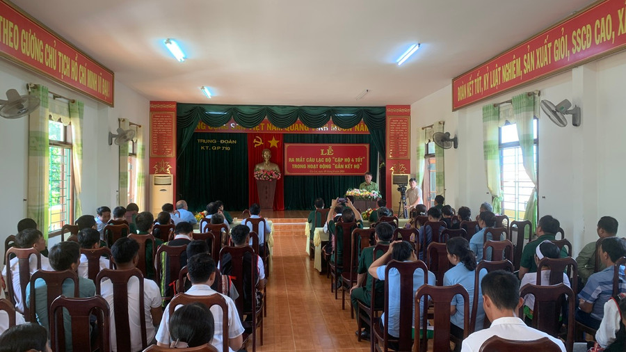 Quang cảnh buổi ra mắt Câu lạc bộ "Cặp hộ 4 tốt". Ảnh: Vĩnh Hoàng Quang cảnh buổi ra mắt Câu lạc bộ "Cặp hộ 4 tốt". Ảnh: Vĩnh Hoàng